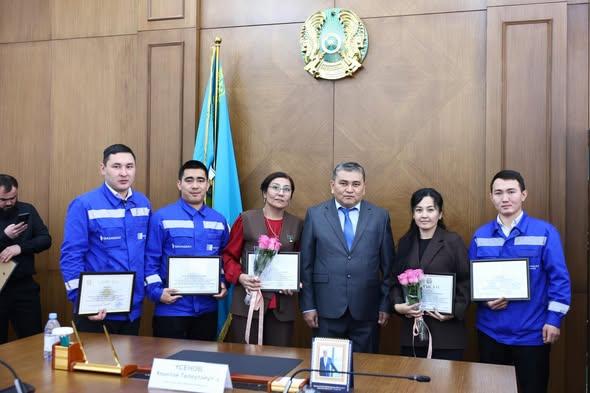 В Улытауской области ко Дню энергетика были награждены специалисты отрасли