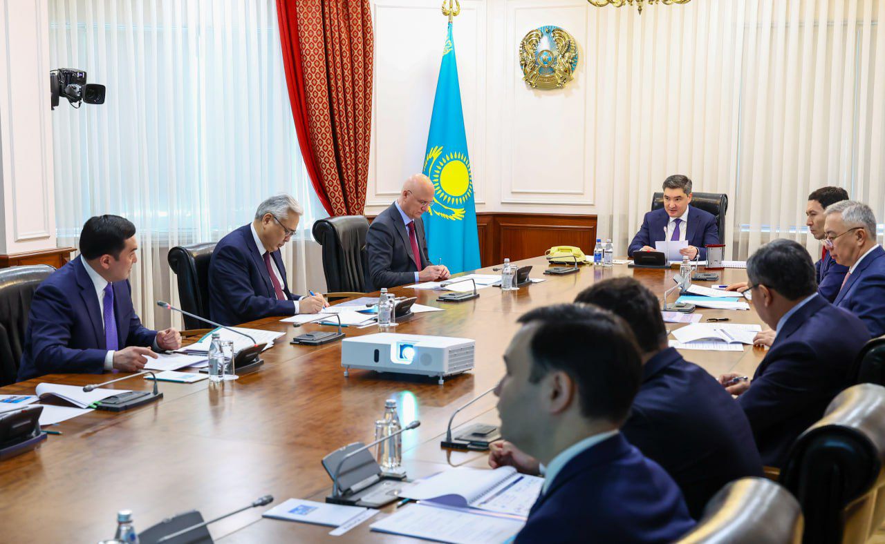 Олжас Бектенов провел совещание по вопросам развития энергетической отрасли и ввода новых источников мощности