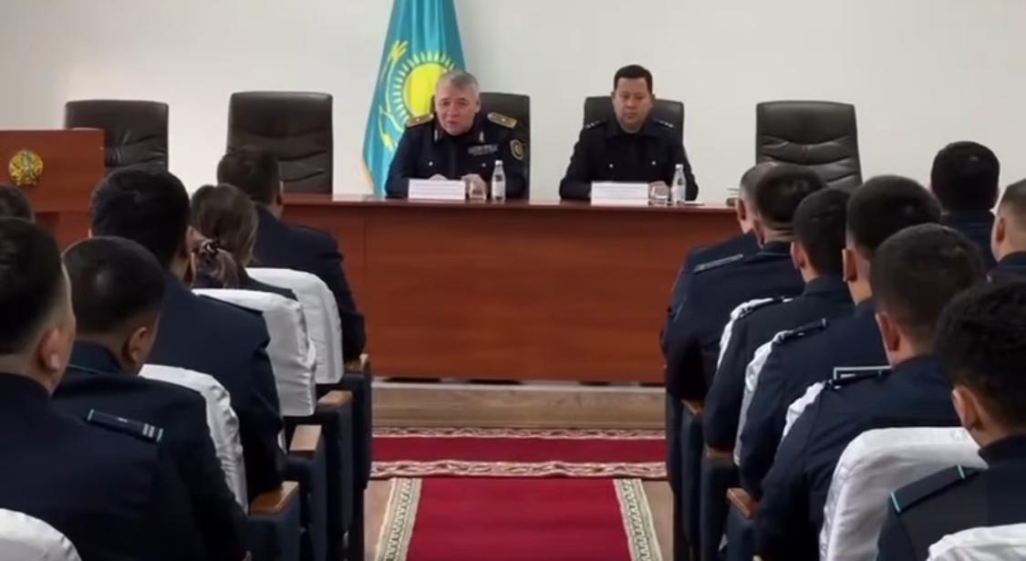 Ұлытау облысы ПД бастығы Сәтбаев қаласы полиция бөлімінің жеке құрамымен кездесті