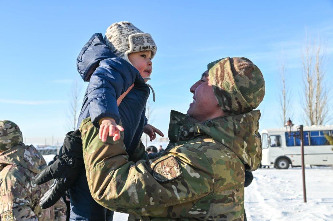 Армия аналардың көзімен: Ашық есік күнінде әскери бөлімдерге 4000-нан астам адам келді
