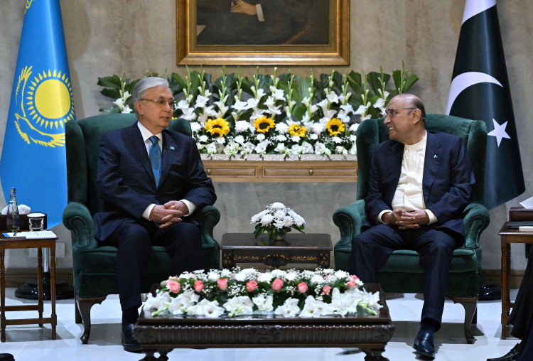 Мемлекет басшысы Пәкістан Президенті Асиф Али Зардаримен келіссөз жүргізді