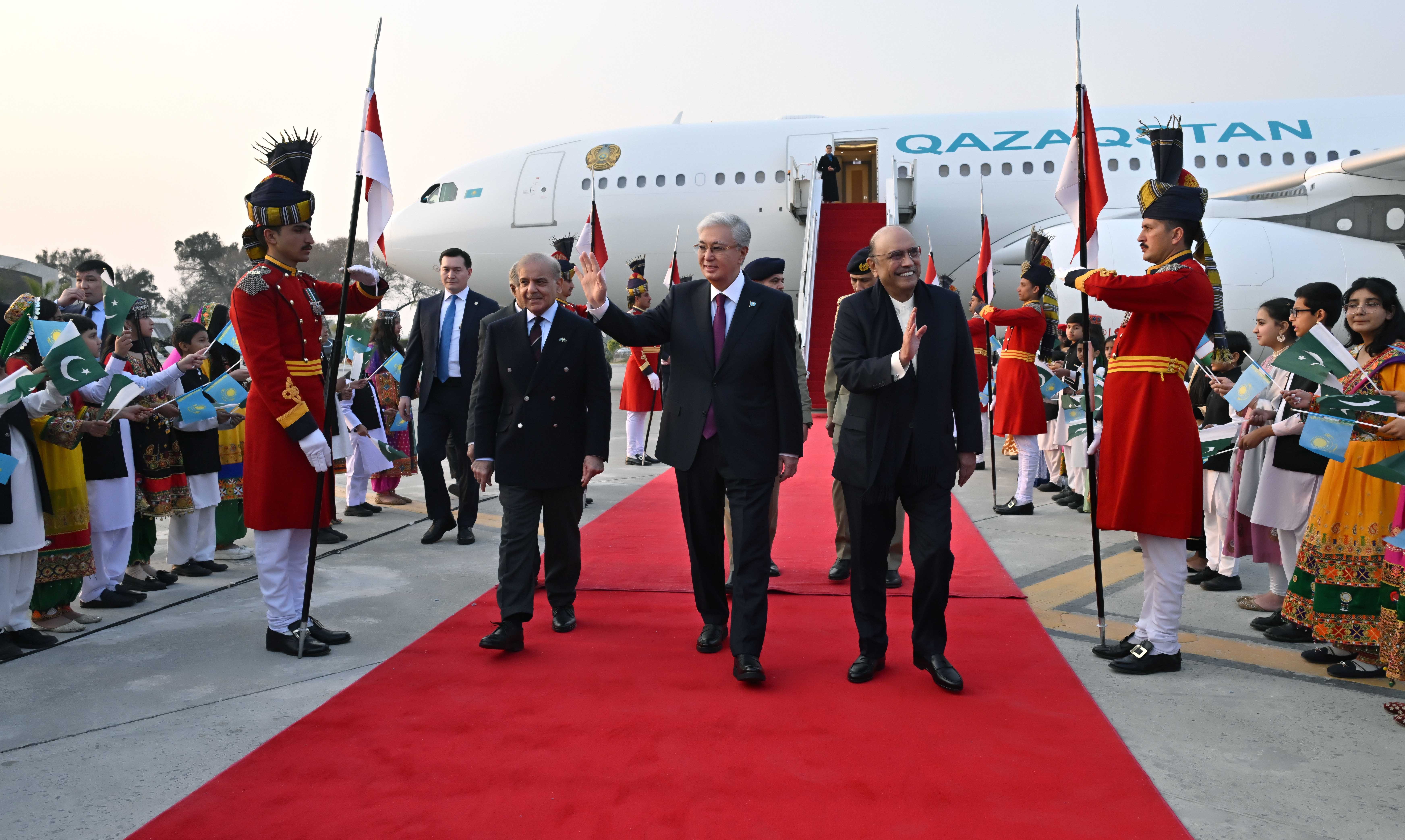 Қасым-Жомарт Тоқаев Пәкістанға ресми сапармен барды