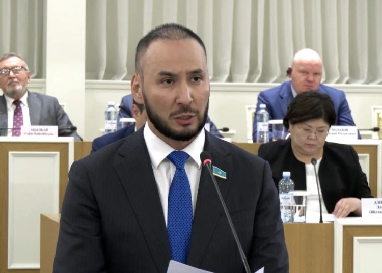 Айдарбек Кожаназаров: Закрепление статуса национальной валюты в Основном законе – важный залог экономической независимости