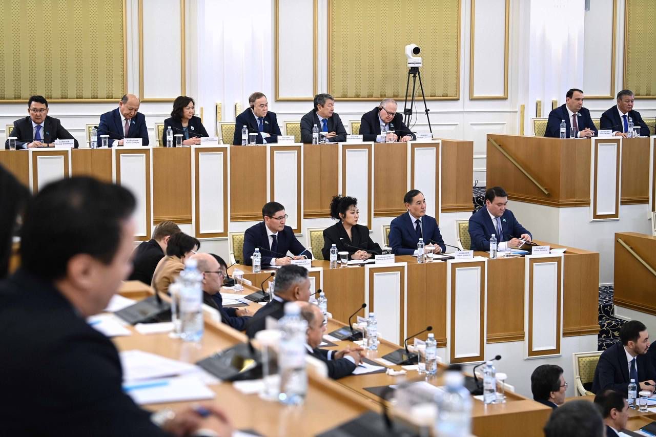 Әділ еңбек, қауіпсіз жұмыс, лайықты жалақы: Максим Рожин жаңа Конституцияның маңызды тұсын атады