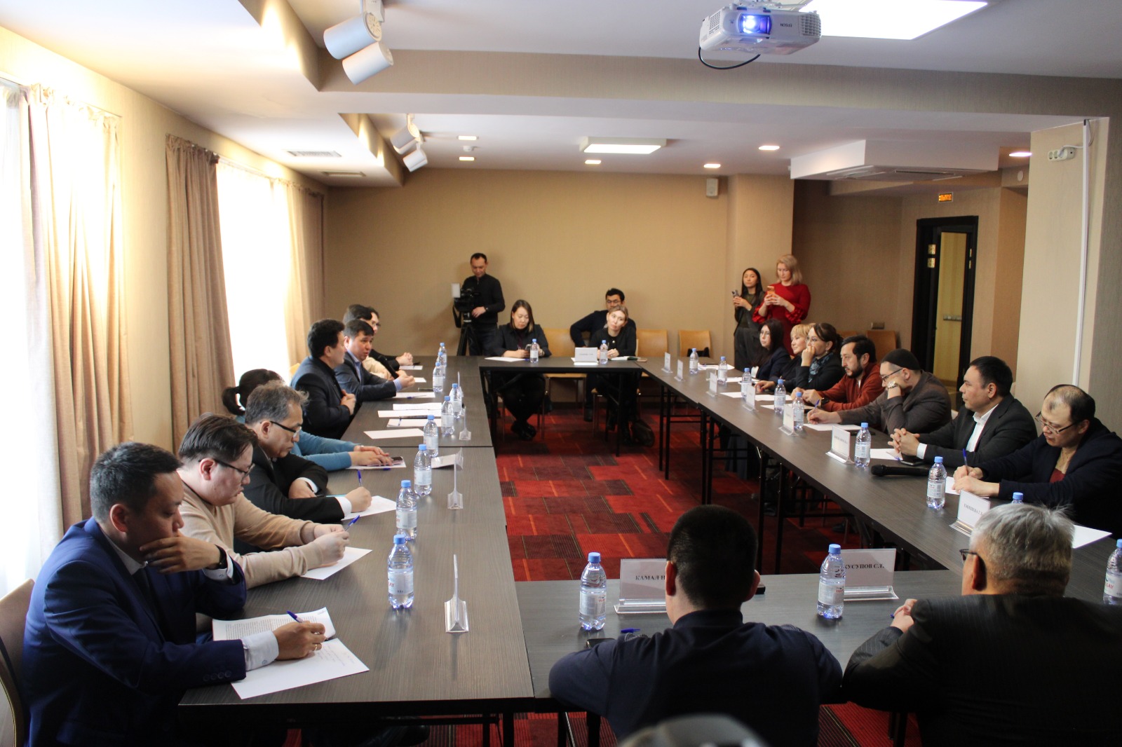 В Астане обсудили проект «Конституция–2026»