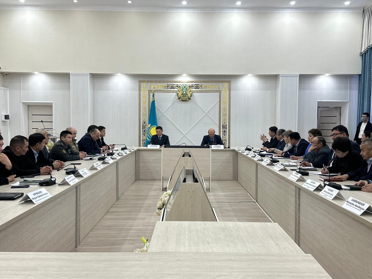 В РАЙОНЕ ПРОШЕЛ КРУГЛЫЙ СТОЛ НА ТЕМУ НОВОЙ КОНСТИТУЦИИ