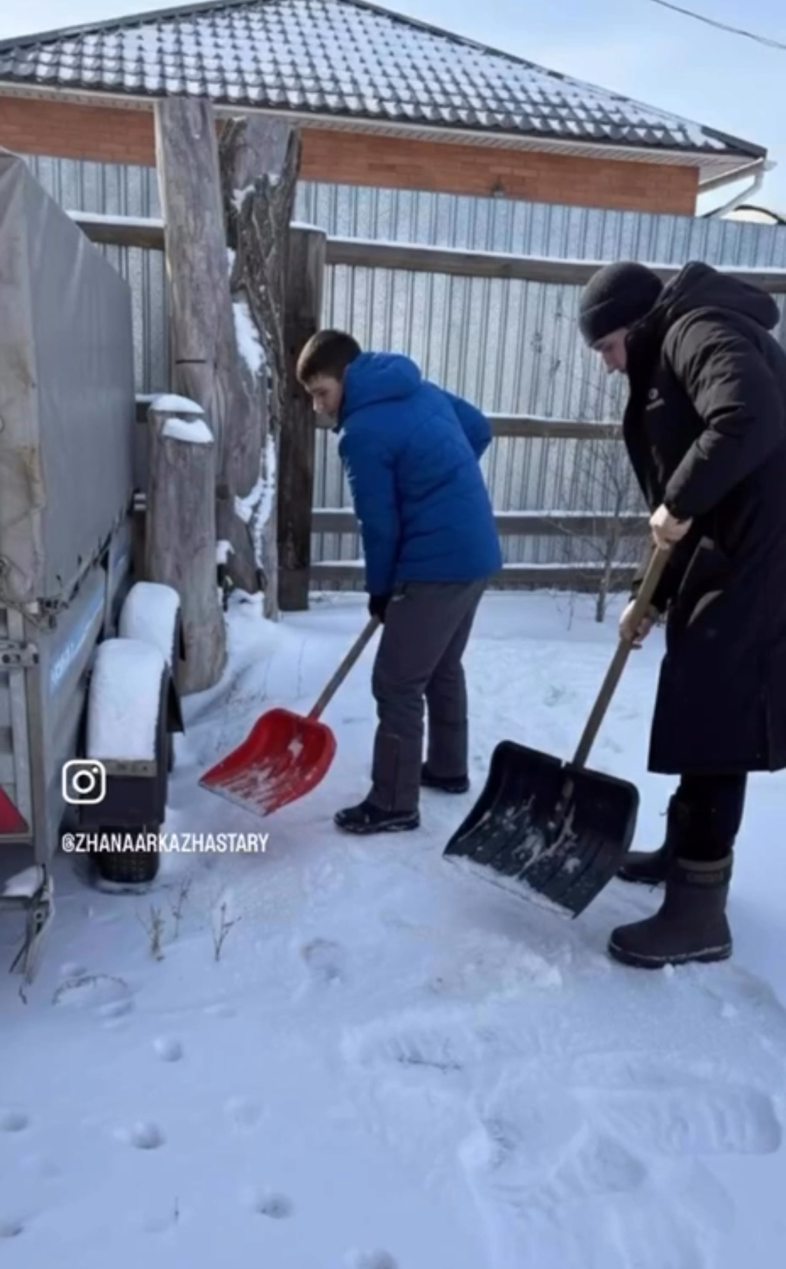 Жаңаарқа ауданы: «Таза Қазақстан» акциясы аясындағы қар тазалау жұмыстары