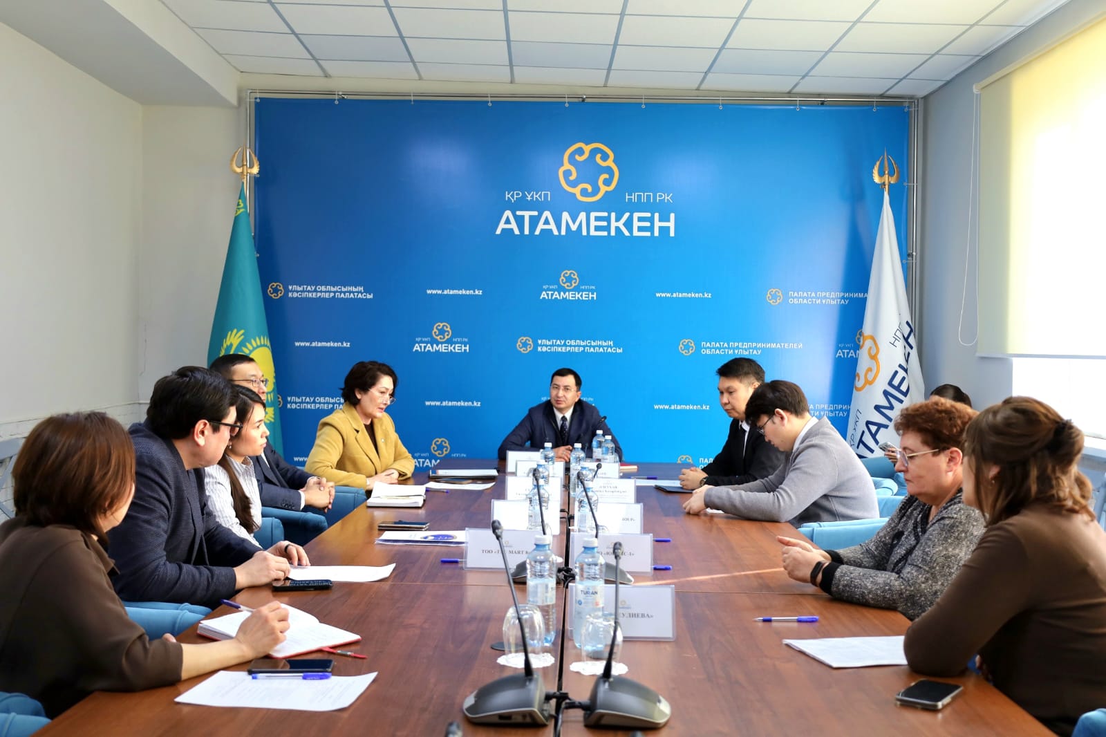 Отандық өндірушілерді қолдау және «Таза парақтан» бағдарламасын түсіндіру