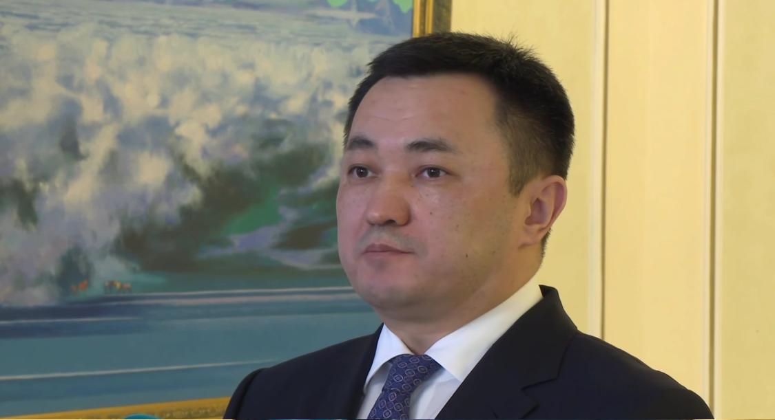 Айбек Дадебай: Президент лично участвовал в подготовке текста новой Конституции