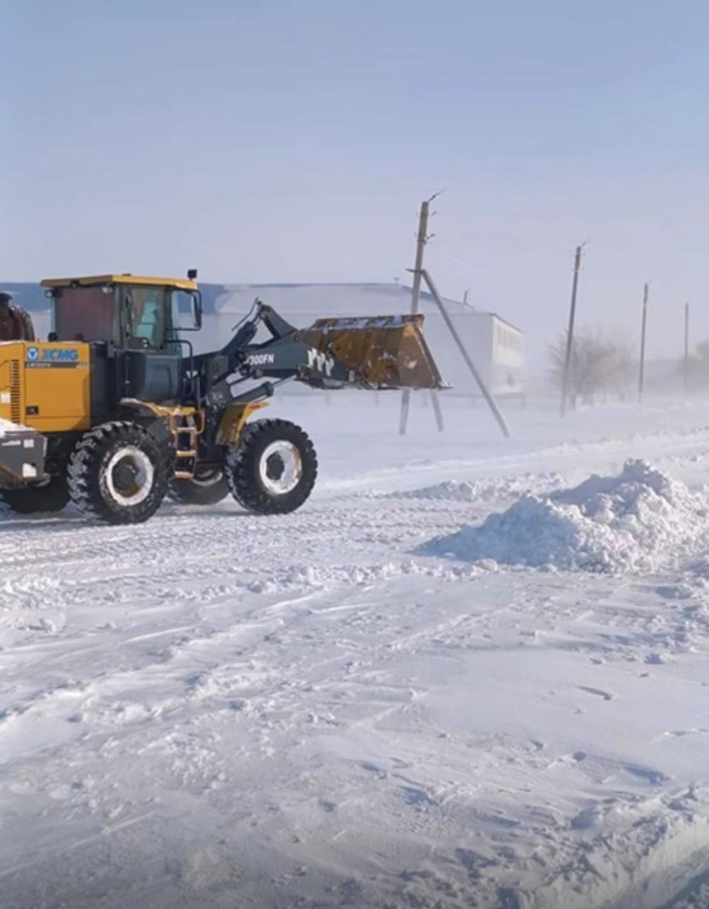 Таза Қазақстан акциясы: Ұлытау ауданында қар тазалау жұмыстары