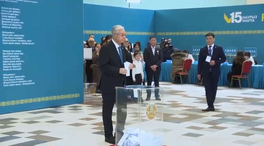 Қасым-Жомарт Тоқаев референдумда дауыс берді