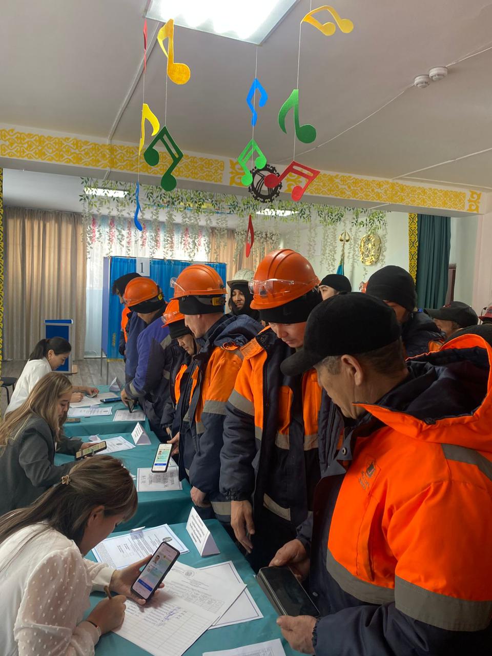 Ұлытау облысында референдум белсенді, ұйымдасқан әрі мерекелік атмосферада өтуде