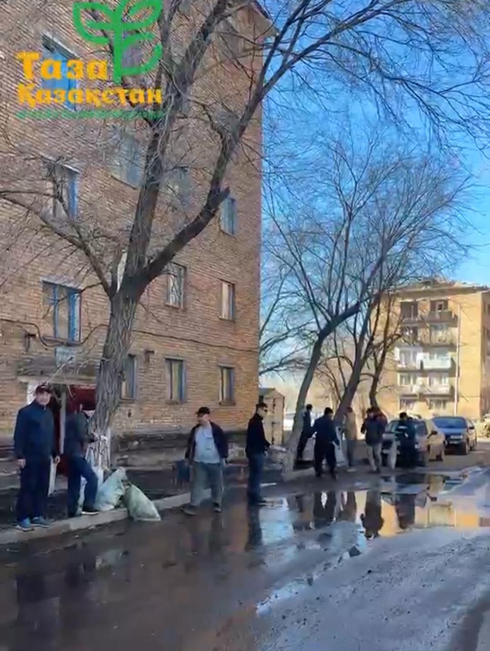 Қаражал қаласында қоқыстарды тазарту жұмыстары