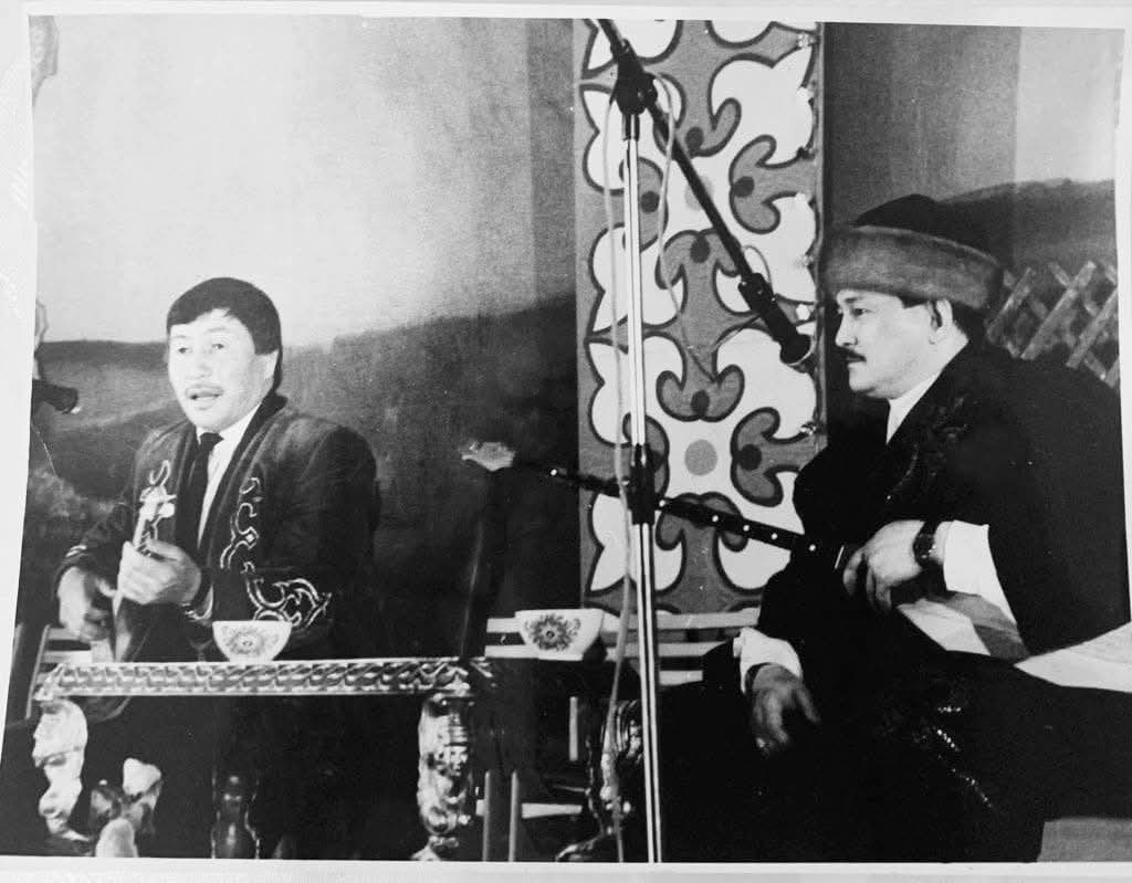 ТАЛАЙДЫ САХНАДА ШЕҢГЕЛДЕГЕН...