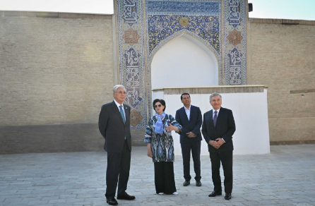 Қазақстан мен Өзбекстан президенттері Бұхараның тарихи орындарын аралады