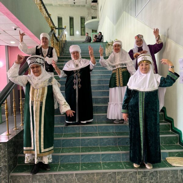 ҚОЛӨНЕРШІНІҢ ТАҢДАУЫ ТАҢ ҚАЛДЫРДЫ