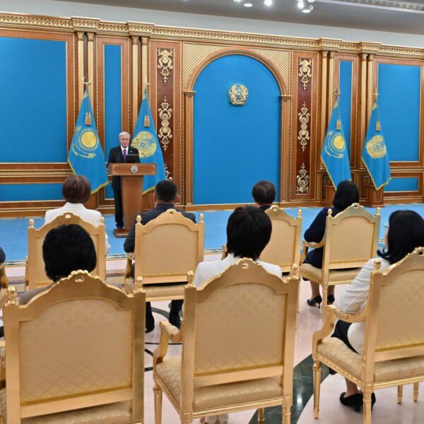 Қасым-Жомарт Тоқаев ұстаз болу нағыз білікті, дарынды, шебер маманны ғана қолынан келетінін айтты