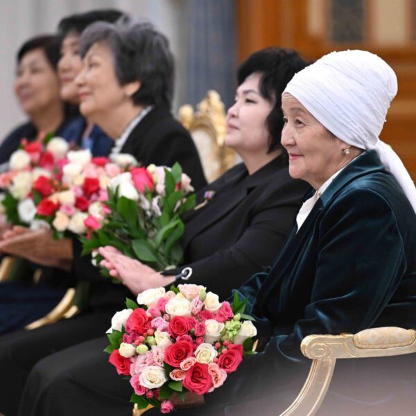 Қасым-Жомарт Тоқаев ұстаз болу нағыз білікті, дарынды, шебер маманның ғана қолынан келетінін айтты 