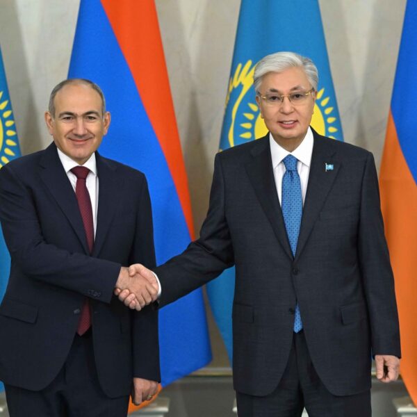 🇰🇿🇦🇲 Мемлекет басшысы Армения Премьер-министрімен келіссөз жүргізді