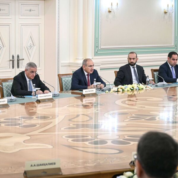 🇦🇲Армения Премьер-министрі бұл сапар екіжақты қарым-қатынасты тереңдетуге және ынтымақтастықты стратегиялық серіктестік деңгейіне көтеруге оңтайлы сәт екенін атап өтті